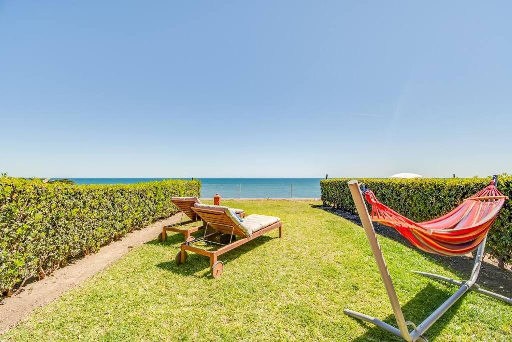 Beachfront Townhouse Estepona Exterior photo