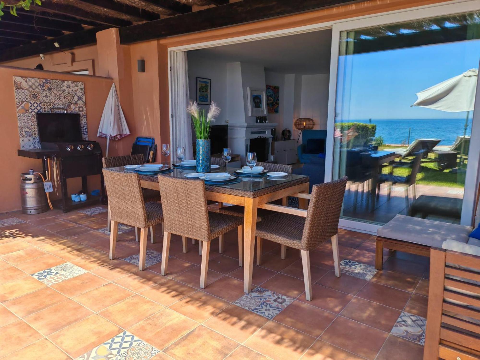 Beachfront Townhouse Estepona Exterior photo