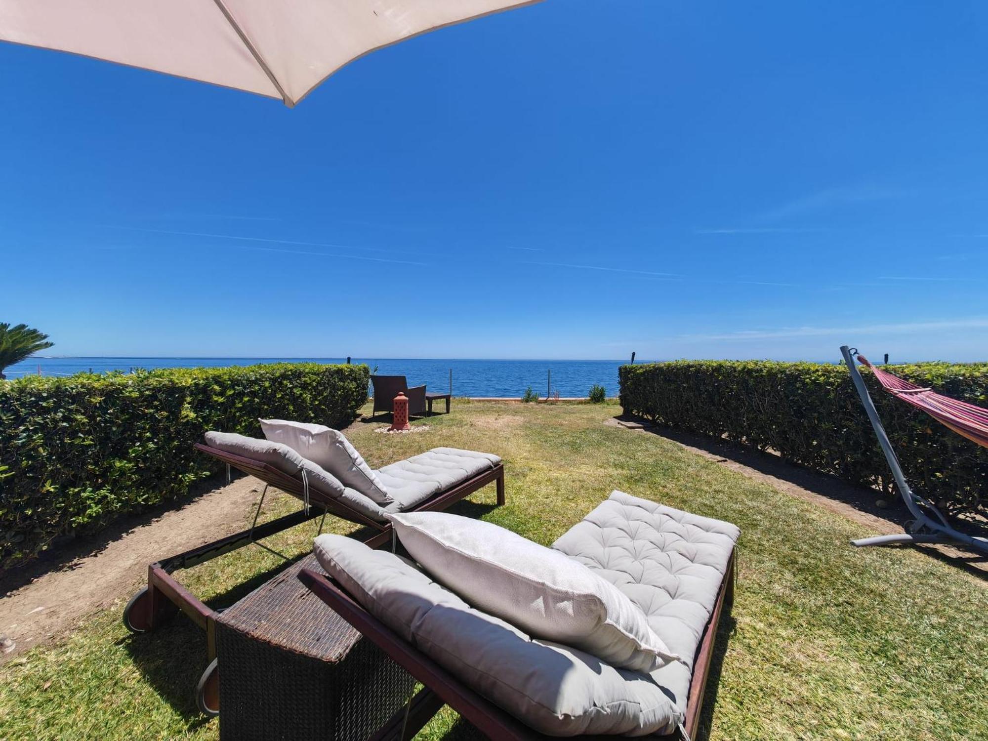 Beachfront Townhouse Estepona Exterior photo